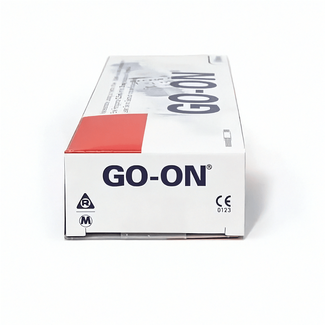Gelenkspritze Go-On 25mg/2,5ml von Viatris Healthcare GmbH, injiziert in eine Hand, medizinisches Produkt gegen Gelenkschmerzen